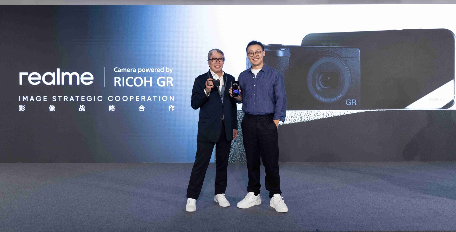 realme and RICOH IMAGING Announce Long-term Partnership in Smartphone Imaging, Debuting RICOH GR-Powered Camera Features on realme GT 8 Pro