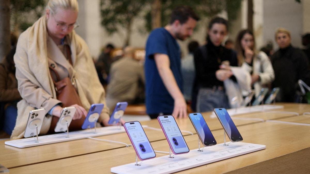 Smartphone market set for biggest-ever decline in 2026 on memory price surge: Report